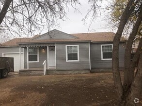 Building Photo - 1209 E Cowden Ave
