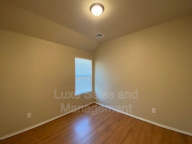 Building Photo - 11211 Coachmans Rd