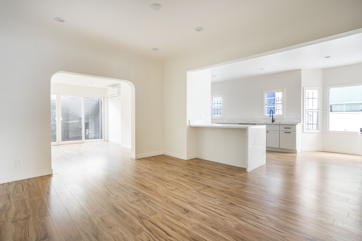 Foto principal - 740 S Stanley Ave