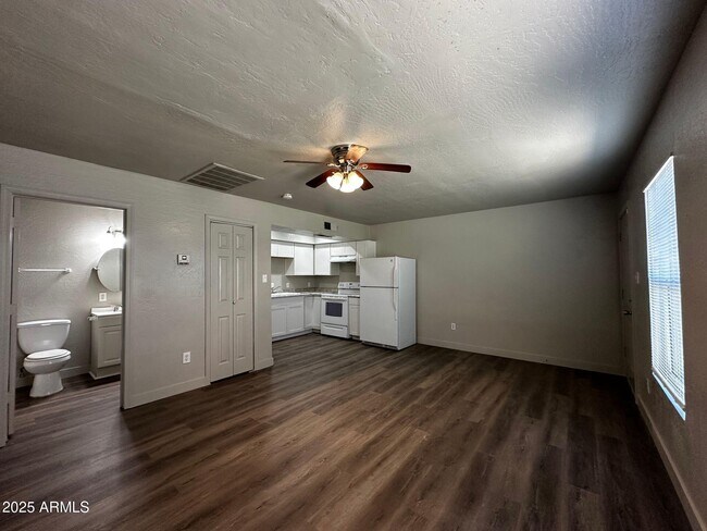 Foto del edificio - 1421 E Fillmore St