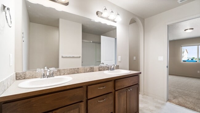 Building Photo - 3 Bedroom, 2 Bath Airway Heights Rancher that is less than 2 years old