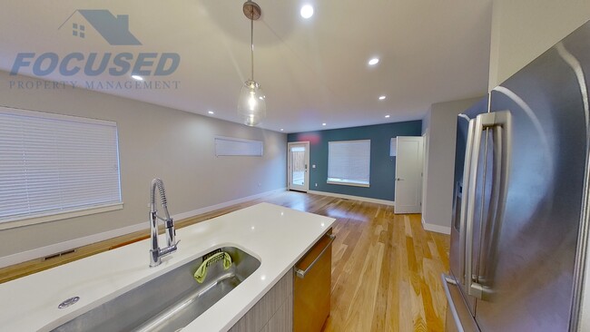 Building Photo - 1336 Osceola St