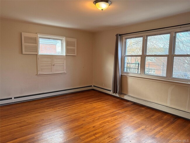 Foto del edificio - 76-27 170th St