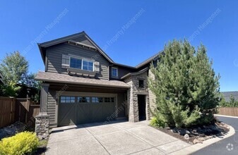 Building Photo - 2608 NW Boulder Ridge Loop