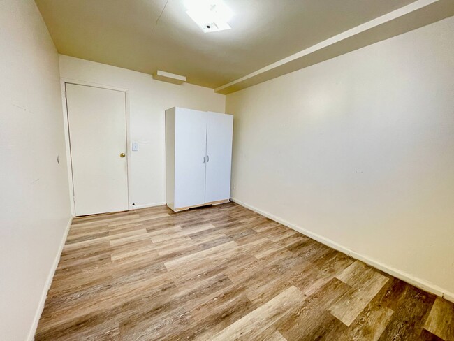 Building Photo - 767 Van Nest Ave