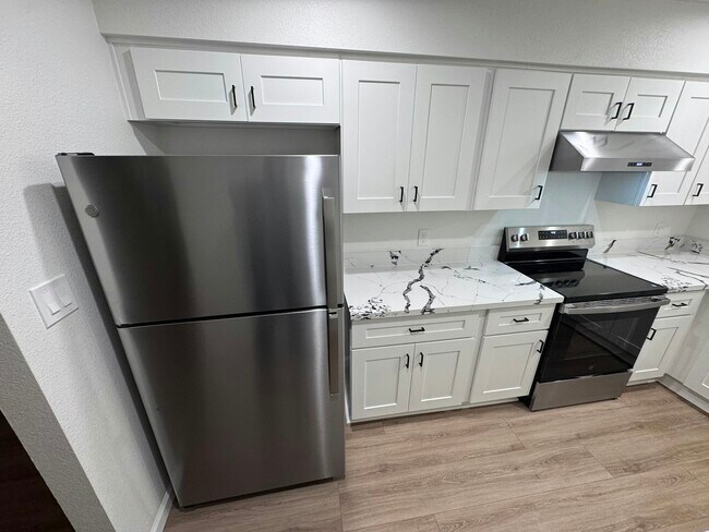 Building Photo - 2130 N Glenn Ave