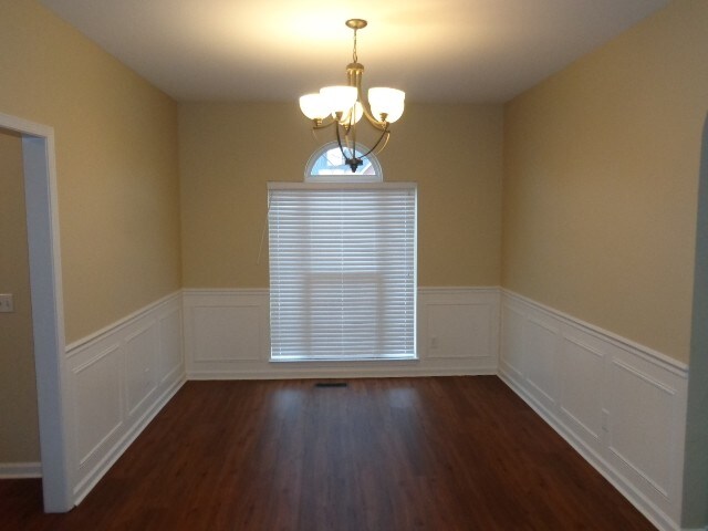 Building Photo - 602 Glenties Dr