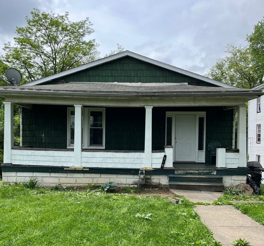 Primary Photo - Two Bedroom - One Bath House