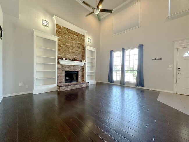 Building Photo - 2812 Eaton Dr