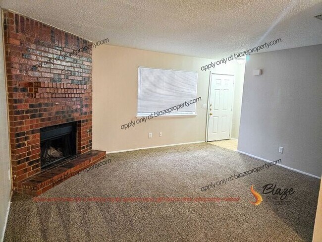 Foto del edificio - Spacious Two Bedroom