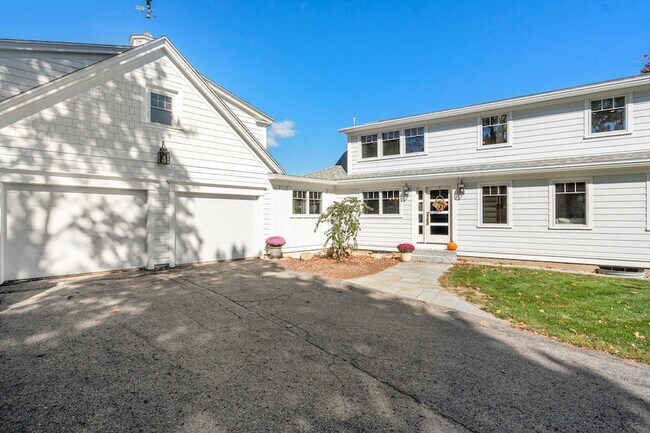 Foto del edificio - 335 Central Rd