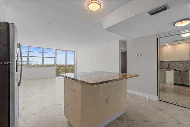 Building Photo - 2100 Sans Souci Blvd
