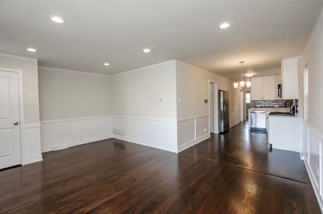 Foto del edificio - 9206 S Harper Ave