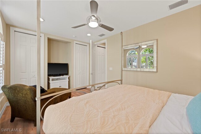 Foto del edificio - 2809 Tiburon Blvd E