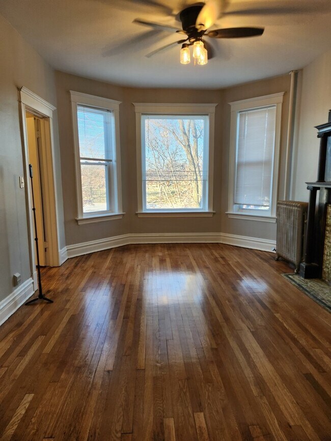 Foto del edificio - 2849 W Division St