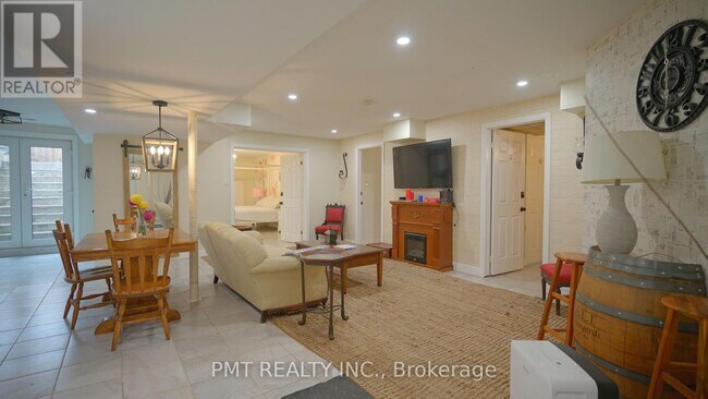 Photo du bâtiment - 83 Fairview Rd W