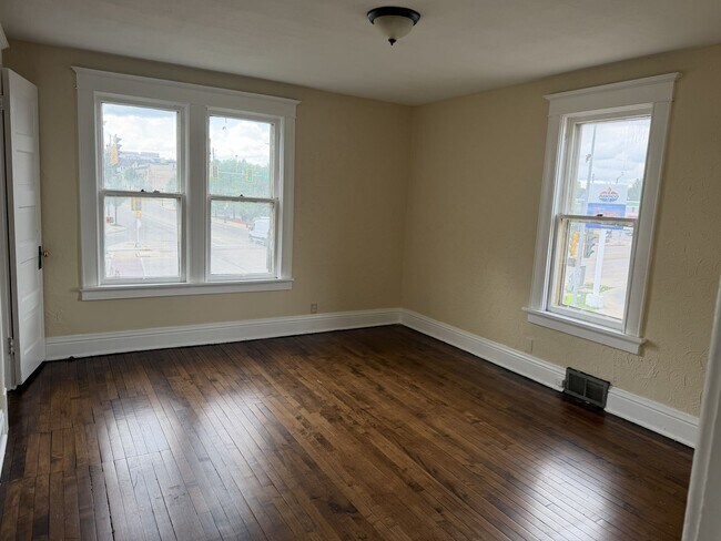 Foto del edificio - 2925-2929 W Greenfield Ave