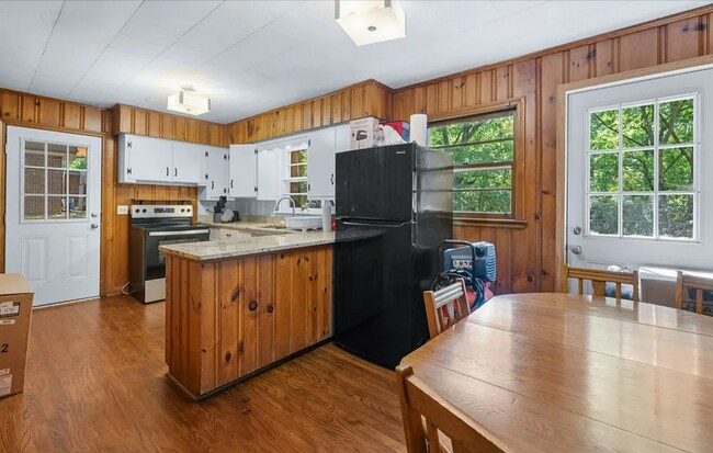 Foto del edificio - 3 Bedroom Home Available For Rent - Pendleton
