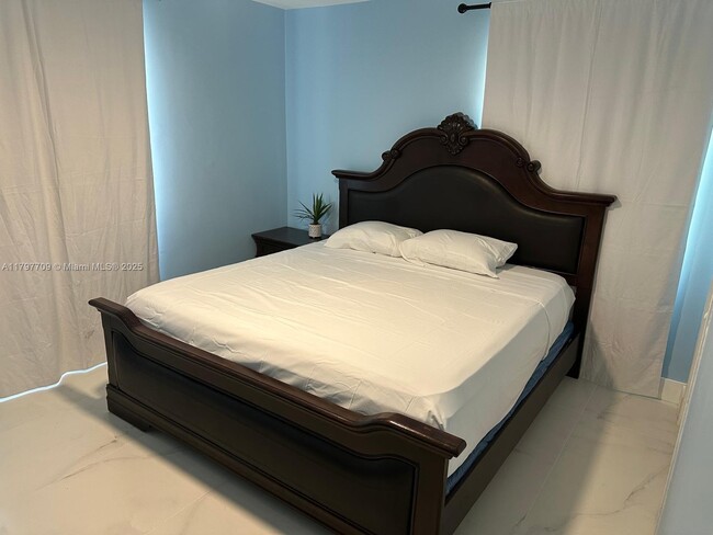 Foto del edificio - 530 NW 116th Terrace
