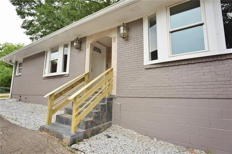Foto principal - 1120 Oak St SW
