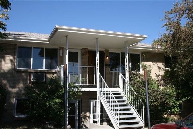 Primary Photo - 935 S Utica St