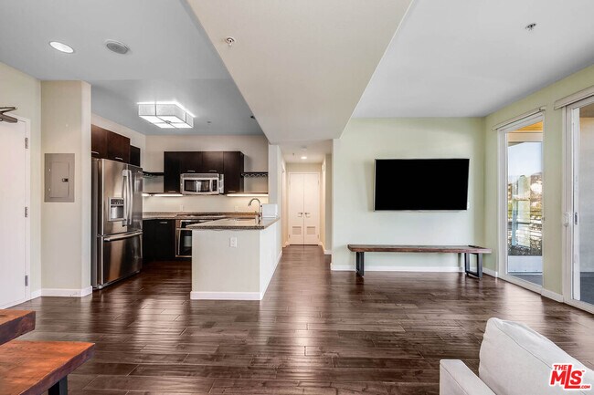 Foto del edificio - 250 N 1st St