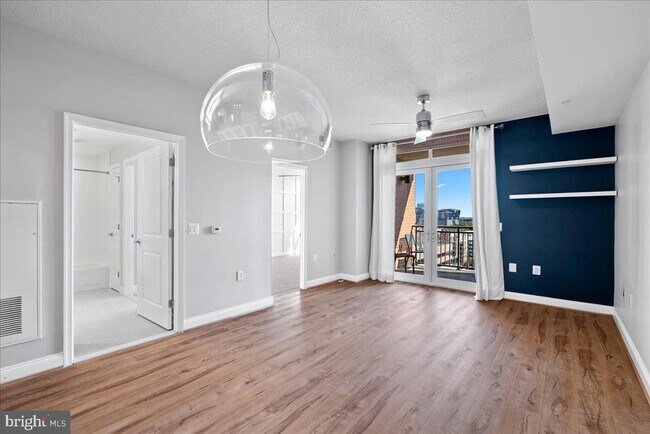 Foto del edificio - 11760 Sunrise Valley Dr