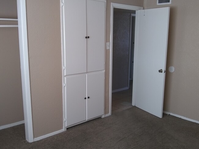 Building Photo - 4434 Fleetwood Ln