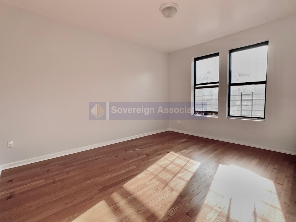 Foto principal - 609 W 177th St