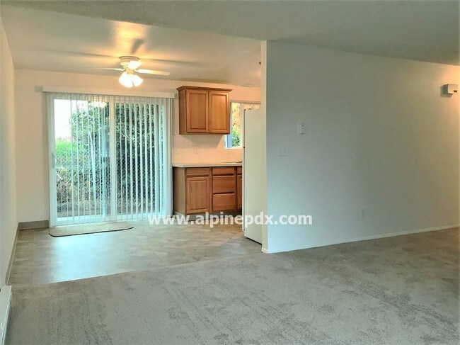 Foto del edificio - Cute duplex W/S/T included with rent
