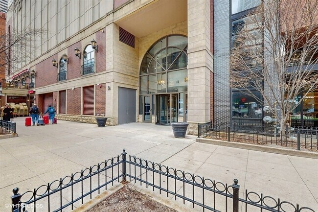 Foto del edificio - 630 N State St