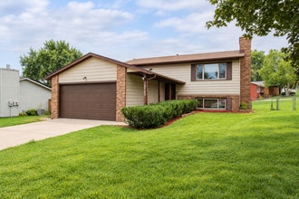 Building Photo - 3703 Willow Heights Dr SW