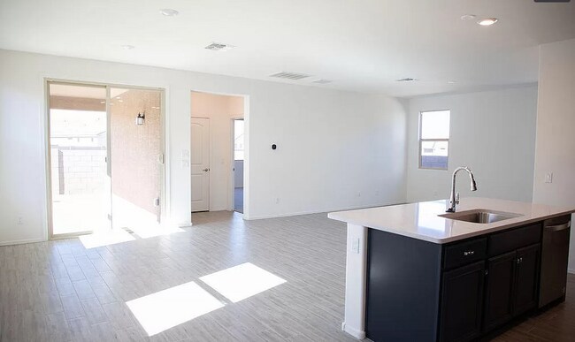 Foto del edificio - 10671 W Harrigan Dr