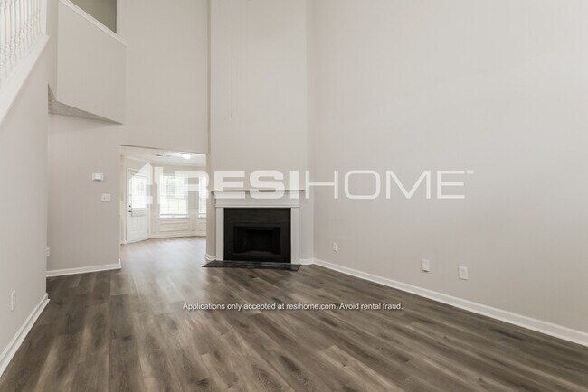 Building Photo - 1430 Camelia St