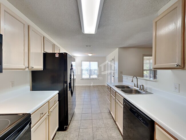 Building Photo - 5464 Grand Traverse Dr