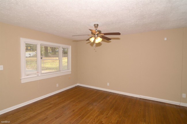 Foto del edificio - 3 br, 1.5 bath House - 2459 Rockcliff Road
