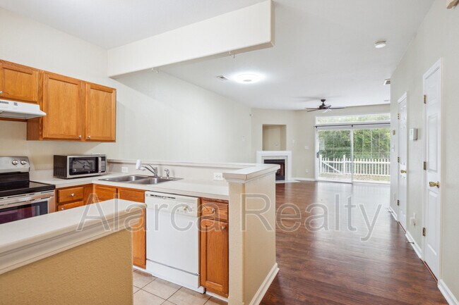 Foto del edificio - 1711 Holliford Ct