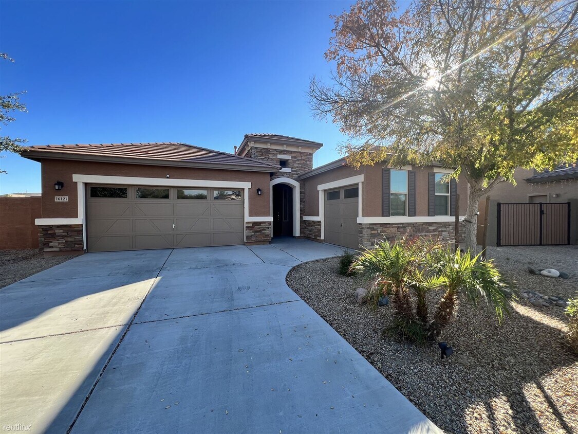 Primary Photo - 3 br, 2.5 bath House - 16121 West Desert F...