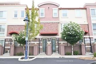 Building Photo - 6543 Tralee Village Dr