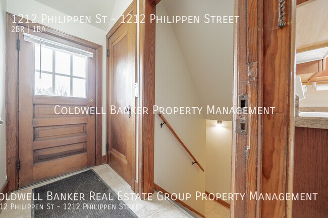 Building Photo - 1212 Philippen St