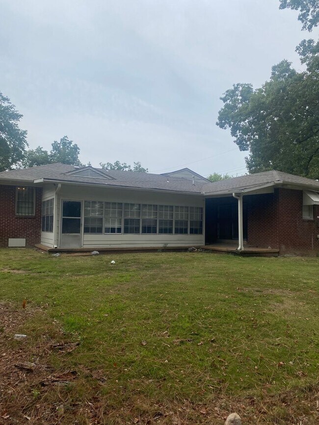 Foto del edificio - Spacious 4-Bedroom Home in Memphis-Perfect...
