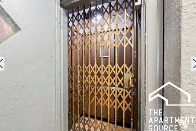 Foto del edificio - 2536 N Sawyer Ave