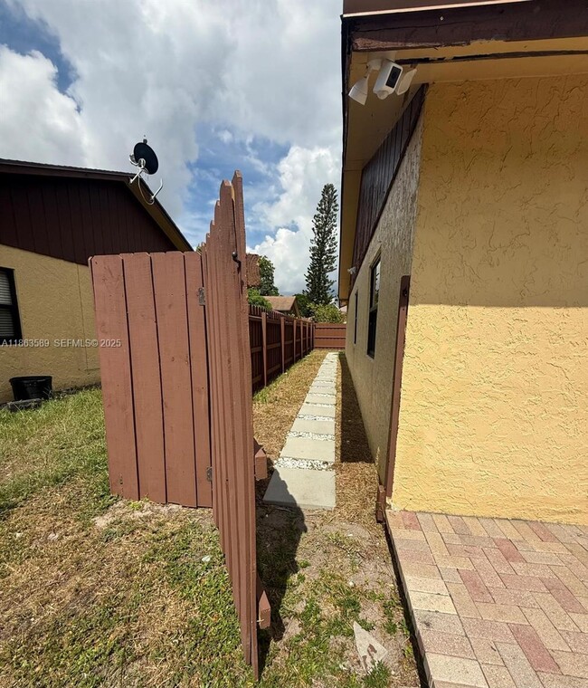 Foto del edificio - 4403 NW 4th Ave