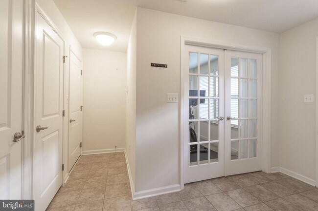Foto del edificio - 4658 Hudson St