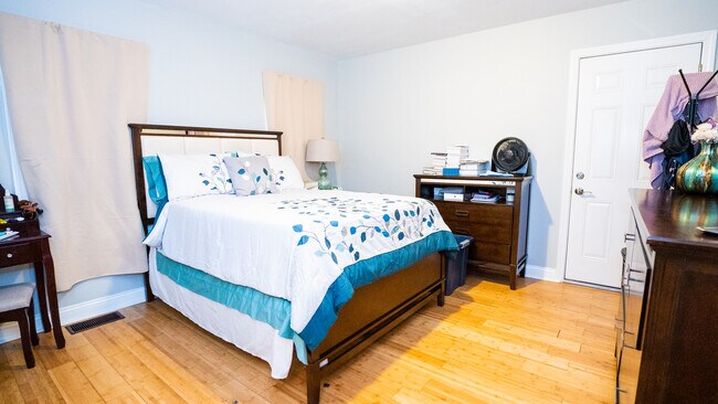 Foto del edificio - 60 Westmore Rd