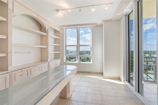 Foto del edificio - 445 Grand Bay Dr