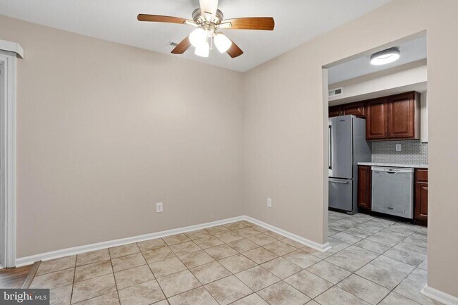 Foto del edificio - 4546 Rosemarie Dr