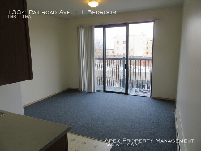 Foto del edificio - 1304 Railroad Ave