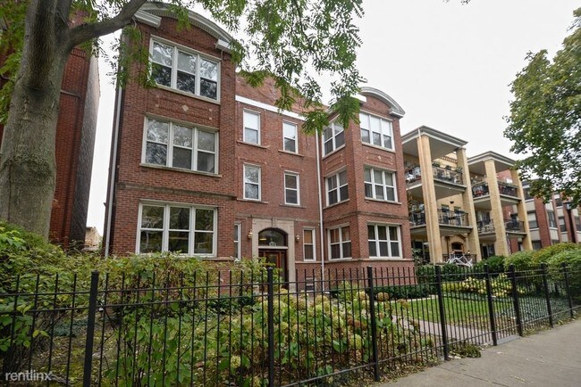 Building Photo - 3 br, 3 bath Condo - 4416 N Racine Ave