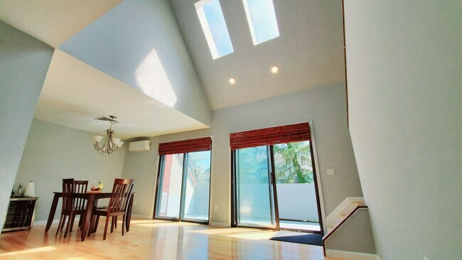 Foto del edificio - 14 Cerone Ct